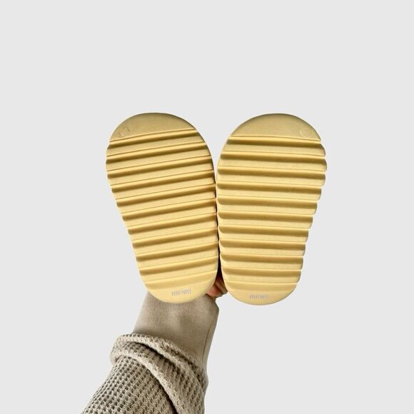 Adidas Yeezy Slide Desert Sand Infant Toddler 7K - Picture 4 of 8